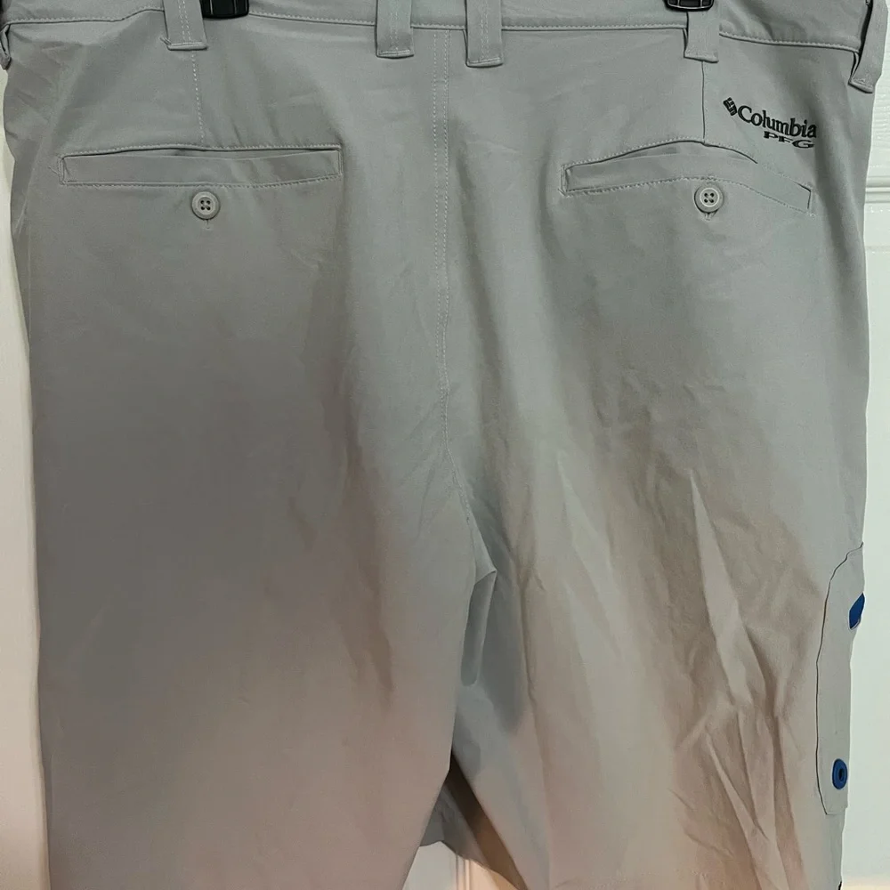Men's Columbia Gray Shorts with Blue Accent sz40 - Picture 3 of 10